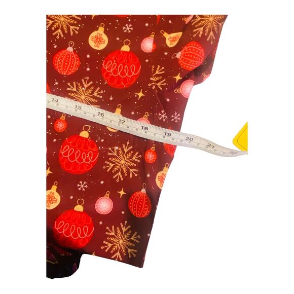 Revel Premium Stretch Scrub Top Christmas V Neck Multicolor Medium Lot of 5 - Picture 6 of 12